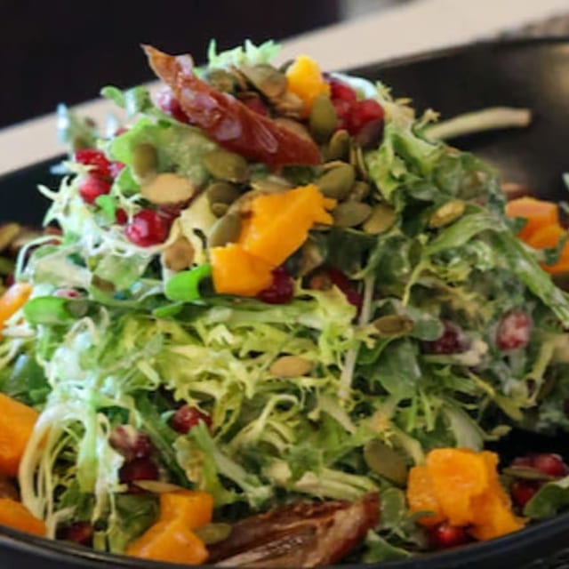 Frisse & arugula salad large.
