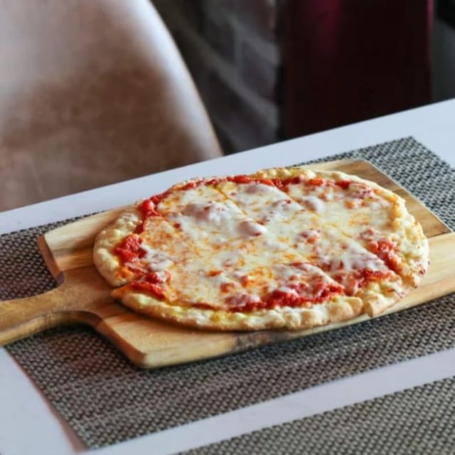 Kids cheese pizza.