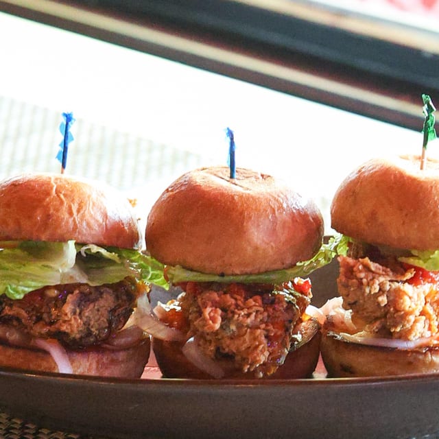 Chicken sliders (3).